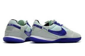 Chuteira Futsal Nike Street Gato IC Azul e Roxa, design estiloso em azul e roxo, ideal para futsal
