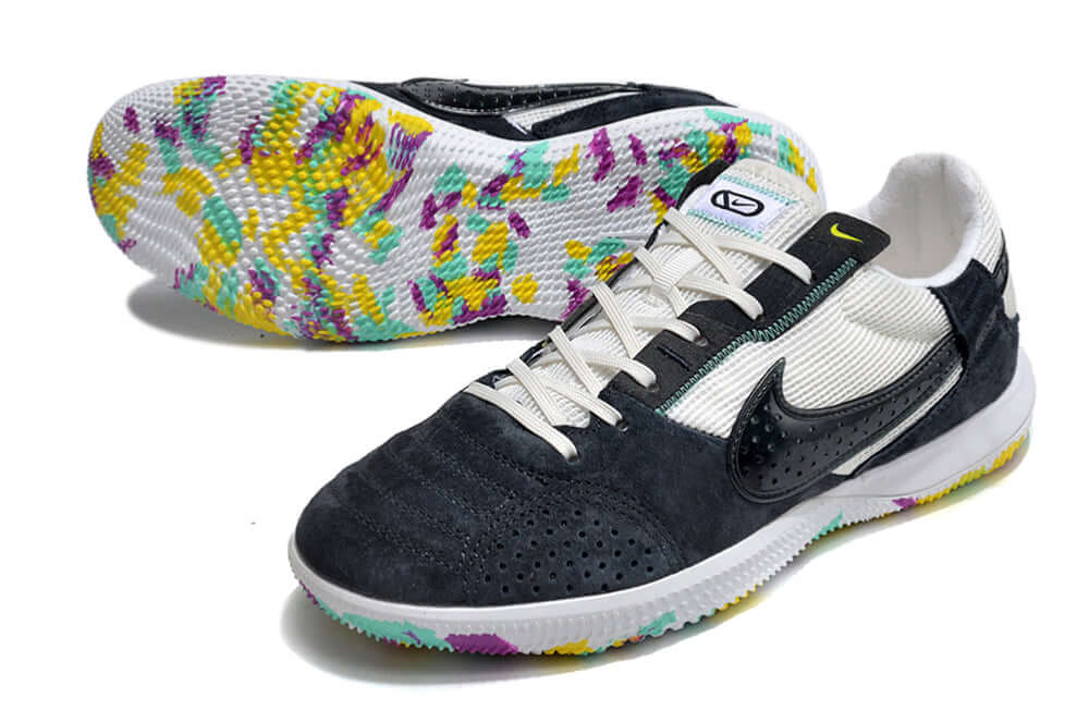 Chuteira Futsal Nike Street Gato IC - Branca e Preta, modelo para futsal com sola IC e design clássico.