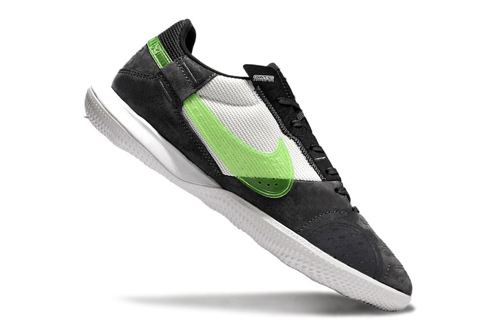 Chuteira Futsal Nike Street Gato IC - Preta, Branca e Verde, ideal para controle em quadras internas.
