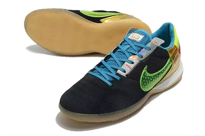 Chuteira Futsal Nike Street Gato IC Preta e Verde com sola IC e design para controle em pisos internos.
