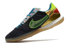 Chuteira Futsal Nike Street Gato IC Preta e Verde com design esportivo para controle e precisão em quadras internas.