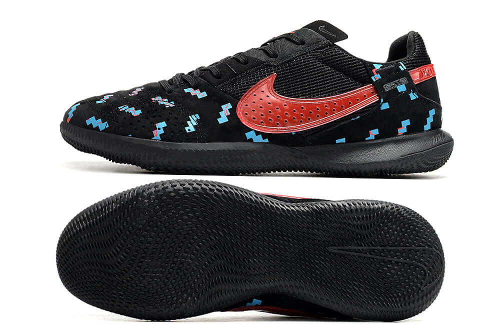 Chuteira Futsal Nike Street Gato IC - Preta e Vermelho com design moderno e soleira IC para performance em quadra.