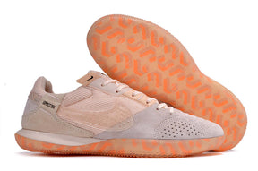 Chuteira Futsal Nike Street Gato IC - Rosa com solado IC para excelente tração em quadras internas.