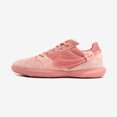 Chuteira Futsal Nike Street Gato IC - Rosa com design estiloso e sola para superfícies internas.
