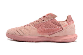 Chuteira Futsal Nike Street Gato IC - Rosa em tom rosa, ideal para desempenho em quadra.