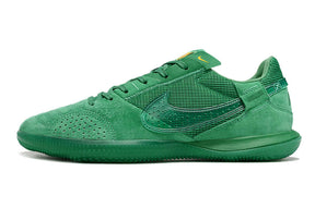 Chuteira Futsal Nike Street Gato IC - Verde lateral em destaque, ideal para controle e precisão em futsal.