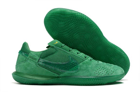 Chuteira Futsal Nike Street Gato IC - Verde com design anatômico e solado emborrachado para perfomance em quadras.