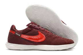 Chuteira Futsal Nike Street Gato IC Vermelha e Branca com design moderno e sola para quadra interna.