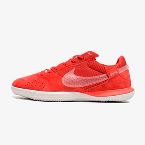 Chuteira Futsal Nike Street Gato IC Vermelha e Branca com design em vermelho e branco, ideal para quadras internas.