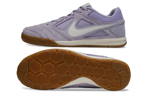 Chuteira Futsal Supreme X Nike SB Gato IC Azul em cor lavanda com sola em borracha