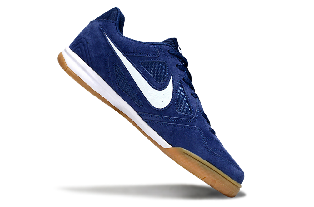 Chuteira Futsal Supreme X Nike SB Gato IC Azul com design em azul escuro e detalhes em branco