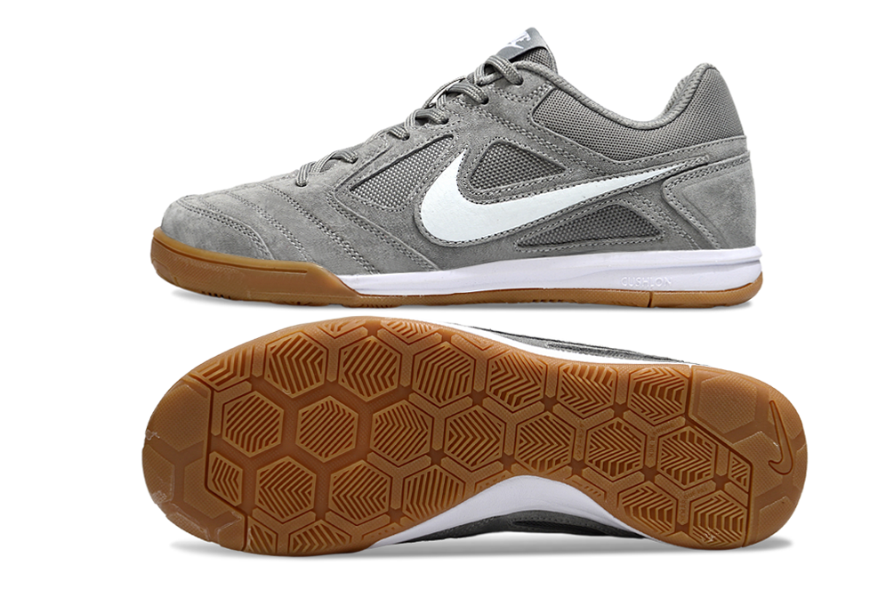 Chuteira Futsal Supreme X Nike SB Gato IC Cinza vista lateral e inferior, ideal para futsal e skate.