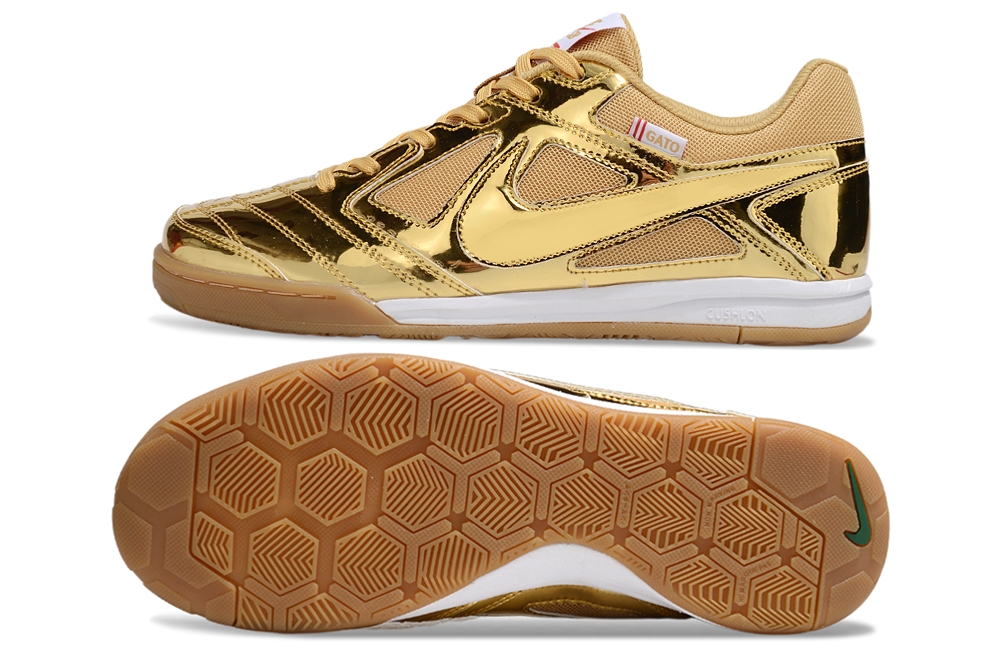 Chuteira Futsal Supreme X Nike SB Gato IC Dourada com design dourado e sola de aderência