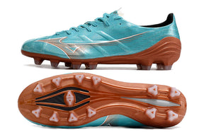 Chuteira Mizuno Alpha II FG Azul com design aerodinâmico e tecnologia de desempenho superior para gramados naturais.