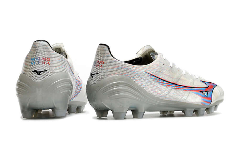 Chuteira Mizuno Alpha II FG Branca e Azul com design sofisticado e tecnologia avançada