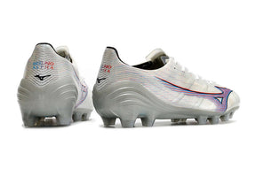 Chuteira Mizuno Alpha II FG Branca e Azul com design sofisticado e tecnologia avançada