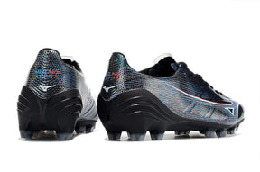 Chuteira Mizuno Alpha II FG Preta com design leve e tração superior para desempenho em campo.