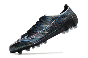 Chuteira Mizuno Alpha II FG Preta com design elegante e tecnologia para desempenho em campo.