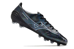 Chuteira Mizuno Alpha II FG Preta em design elegante, perfeita para desempenho em campo e jogos.