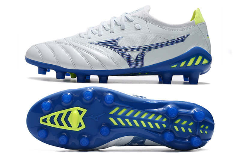 Chuteira Mizuno Morelia Neo 3 FG Azul – modelo de futebol em azul com design aerodinâmico e sola otimizada.