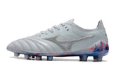 Chuteira Mizuno Morelia Neo 3 FG Azul e Cinza vista lateral em fundo branco.