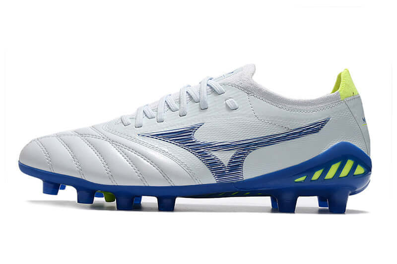Chuteira Mizuno Morelia Neo 3 FG Azul com design moderno e tecnologia avançada para alto desempenho no futebol.