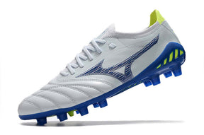 Chuteira Mizuno Morelia Neo 3 FG Azul em destaque, mostrando design estiloso e desempenho superior no futebol.