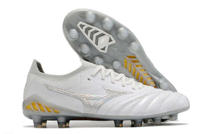 Chuteira Mizuno Morelia Neo 3 FG Grey em branco e cinza, ideal para desempenho em campo natural.