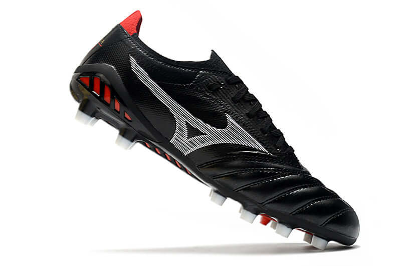 Chuteira Mizuno Morelia Neo 3 FG Preta com design elegante e funcional para futebol