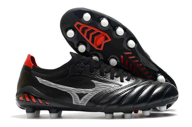 Chuteira Mizuno Morelia Neo 3 FG Preta com design elegante e sola FG para desempenho em campo.