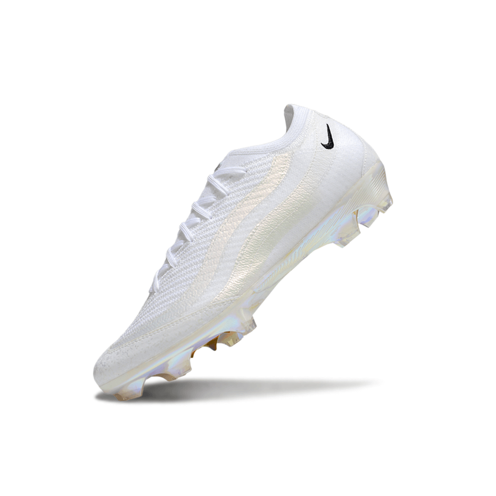 Chuteira Nike Air Zoom Mercurial FG Airmax 95 Branca com design moderno e tecnologia avançada.