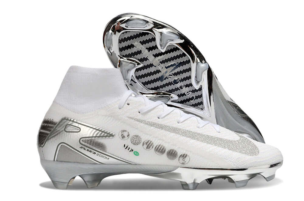 Chuteira Nike Air Zoom Mercurial Superfly 10 Edição Especial Elite FG - Banca e Prata em branco e prata com design elegante.