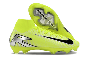 Chuteira Nike Air Zoom Mercurial Superfly 10 Elite FG em amarelo e preto com sola de travas.