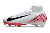 Chuteira Nike Air Zoom Mercurial Superfly 10 Elite FG Branca e Rosa em perfil lateral, destacando design elegante e tecnologia avançada.
