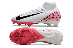 Chuteira Nike Air Zoom Mercurial Superfly 10 Elite FG Branca e Rosa com detalhes em preto e sola pink.