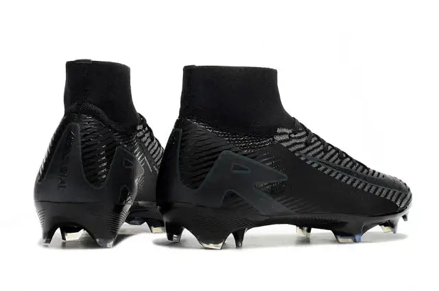 Chuteira Nike Air Zoom Mercurial Superfly 10 Elite FG em preto, destacando design aerodinâmico e tecnologia avançada.