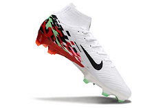Chuteira Nike Air Zoom Mercurial Superfly 10 Elite FG em perfil, destacando seu design tecnológico e cores vibrantes.