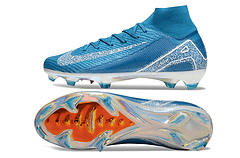 Chuteira Nike Air Zoom Mercurial Superfly 10 Elite FG em azul com sola FG para futebol.