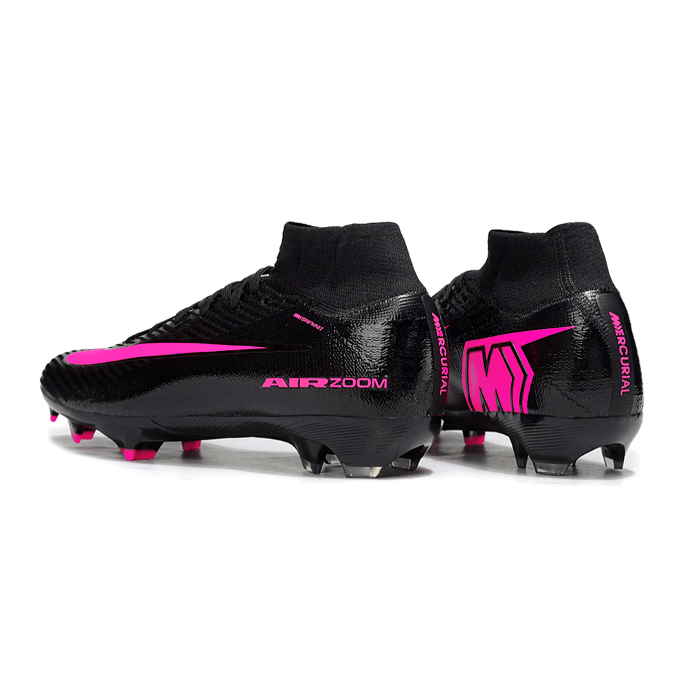 Chuteira Nike Air Zoom Mercurial Superfly 10 Elite FG Preta e Rosa com detalhes em rosa e solado para campo.