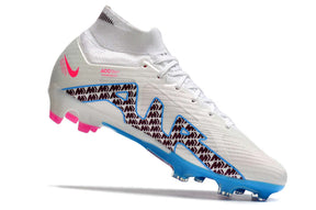 Chuteira Nike Air Zoom Mercurial Superfly 9 Elite FG em branco com detalhes coloridos e design aerodinâmico.