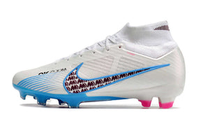 Chuteira Nike Air Zoom Mercurial Superfly 9 Elite FG em branco e azul, ideal para velocidade e controle no campo.