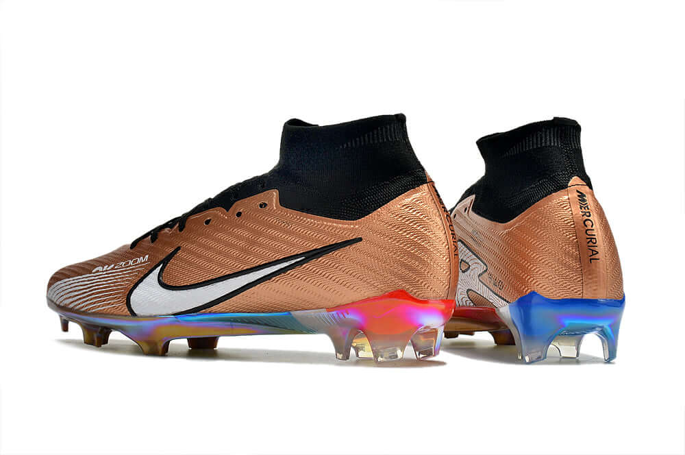 Chuteira Nike Air Zoom Mercurial Superfly 9 Elite FG, design elegante em tons de laranja e azul, ideal para desempenho em campo.