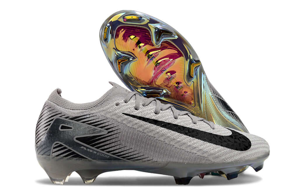 Chuteira Nike Air Zoom Mercurial Vapor 16 Edição Especial Elite FG Cinza e Preta em destaque.