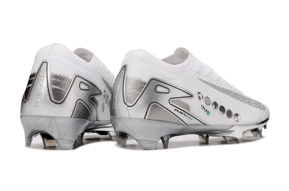 Chuteira Nike Air Zoom Mercurial Vapor 16 Edição Especial Elite FG - Branca e Prata "Vini Jr" vista lateral traseira