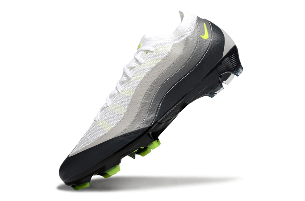 Chuteira Nike AIR Zoom Mercurial Vapor 16 Elite AIR MAX 95 FG - Branca e Preta em ângulo com detalhes em verde