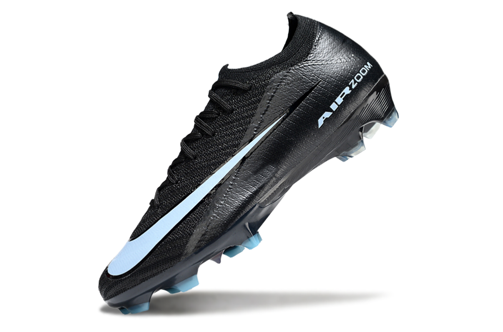 Chuteira Nike AIR Zoom Mercurial Vapor 16 Elite FG - Preta e Azul - Pack Shadow em fundo branco.