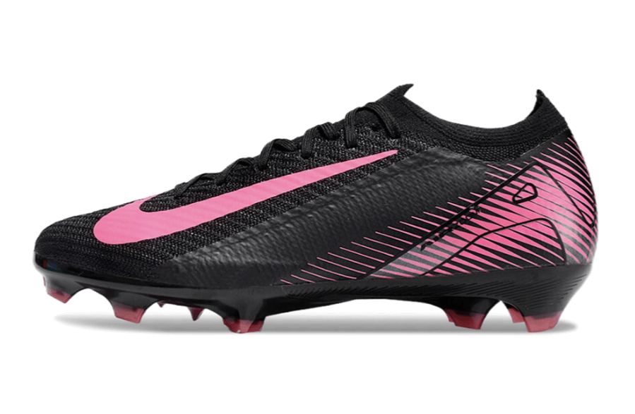 Chuteira Nike Air Zoom Mercurial Vapor 16 Elite FG Preta e Rosa vista lateral com detalhes em rosa