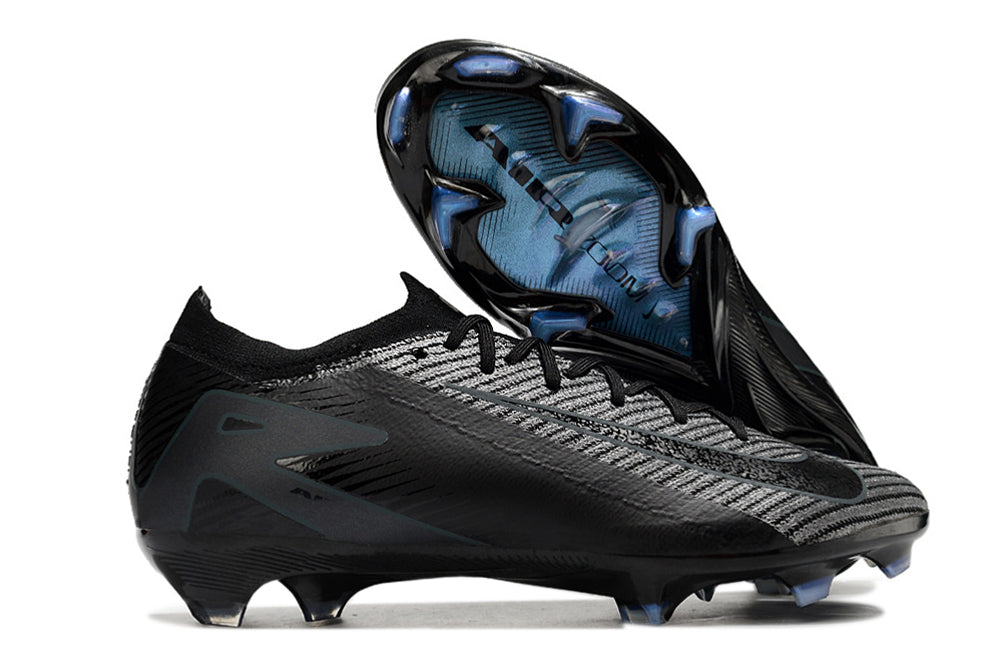 Chuteira Nike Air Zoom Mercurial Vapor 16 Elite FG - Preto, com design avançado em preto e detalhes tecnológicos.