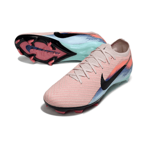 Chuteira Nike Air Zoom Mercurial FG Vapor 16 Nike United Pack em cor rosa com detalhes coloridos