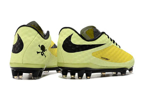 Chuteira Nike Hypervenom Elite FG com design aerodinâmico e tecnologia avançada para precisão e velocidade.